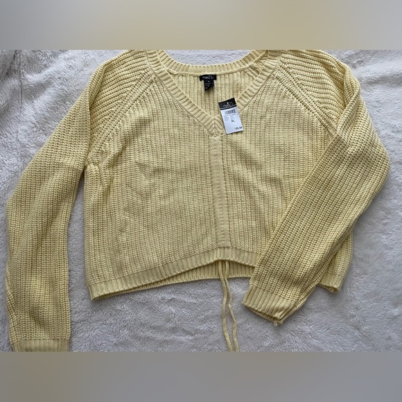 Yellow cropped sweater - Picture 3 of 3
